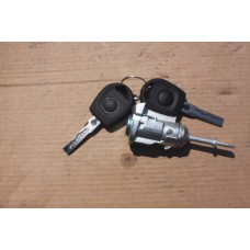 Личинка замка двери VW Passat B5 96-05 